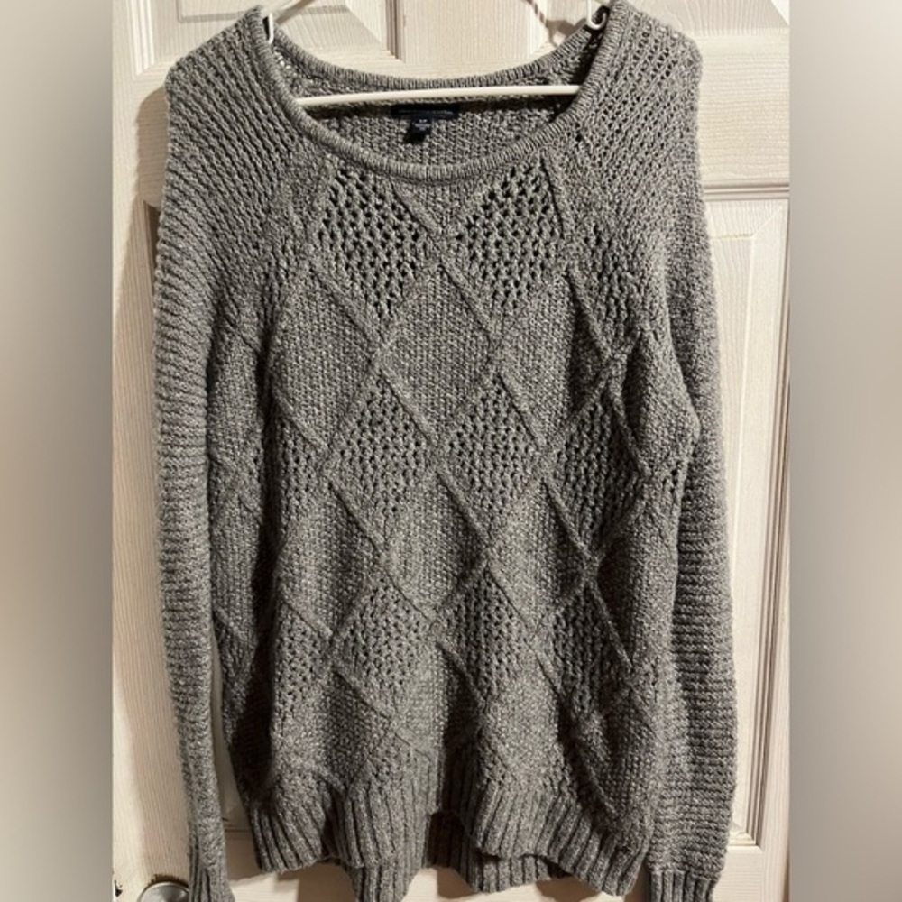 American Eagle Women’s Gray Knit Sweater Size Small